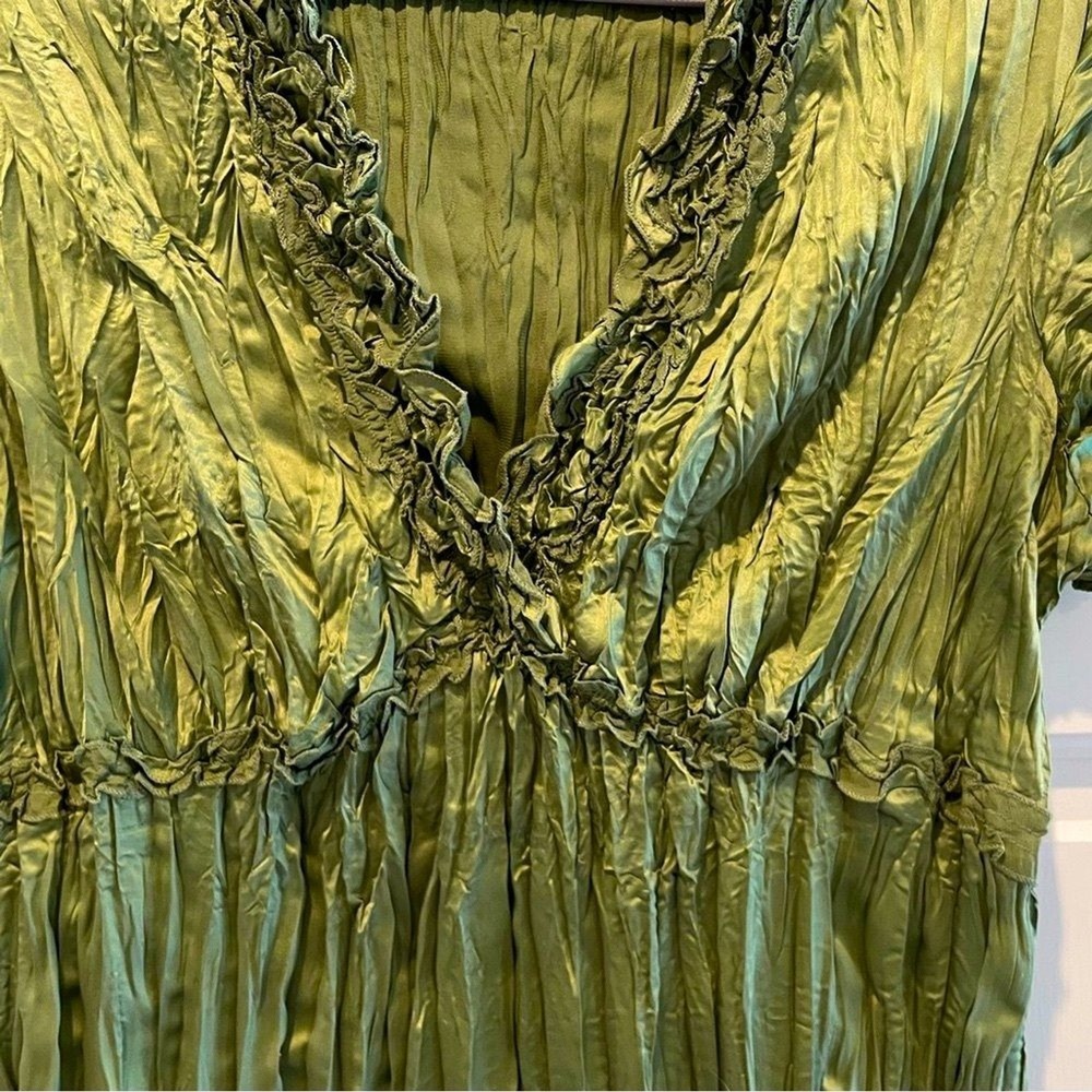 Sunny Leigh Green Crinkle Textured V Neck Short Sleeve Top Women M - Picture 3 of 6